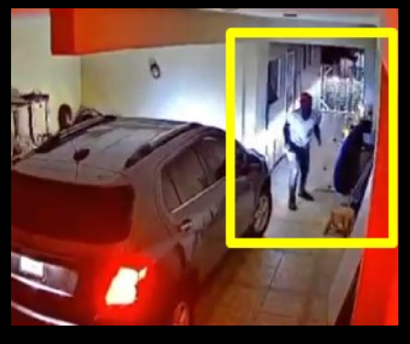 Detrás del Darío Contreras.