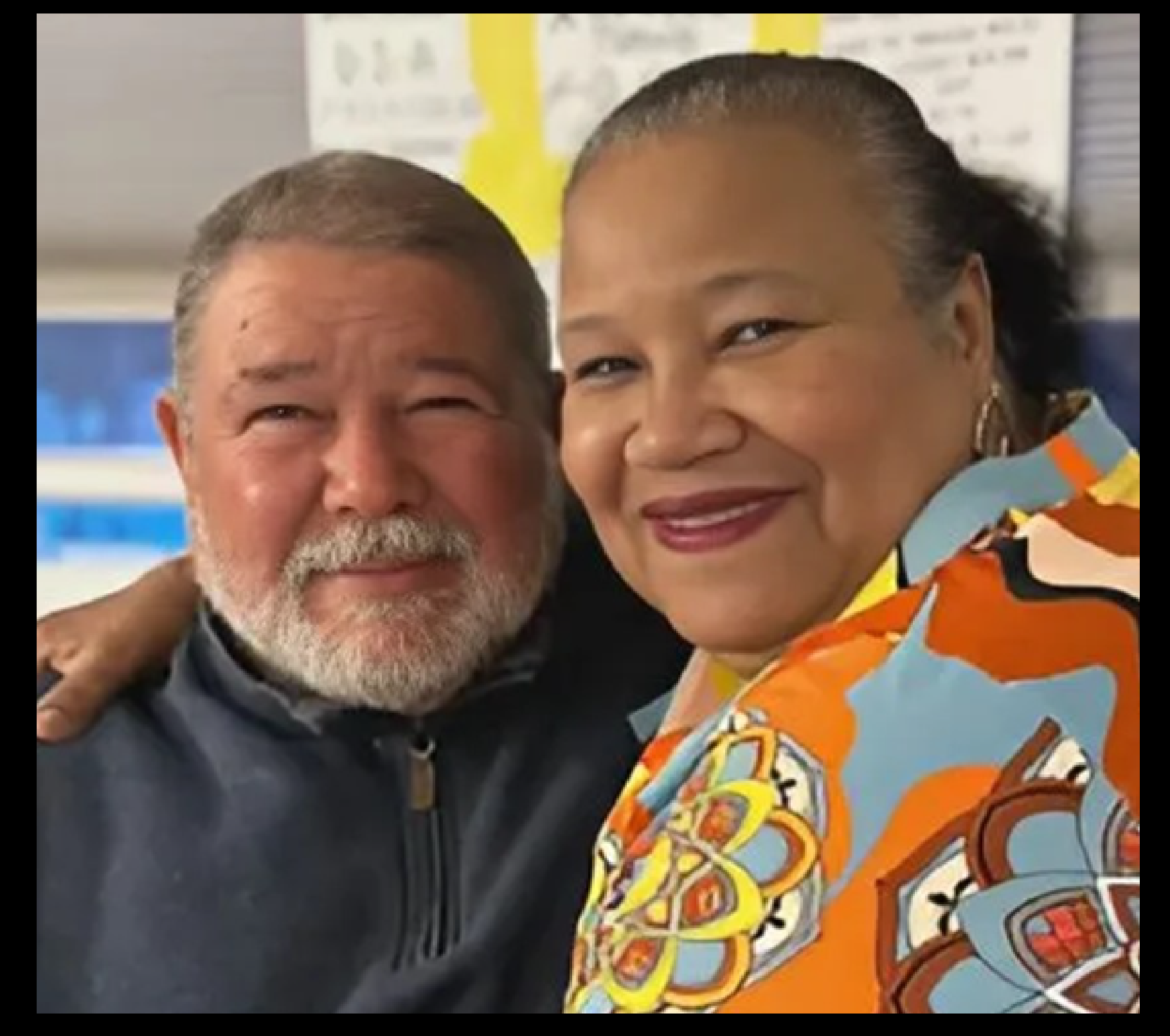 UNA PAREJA DE ESPOSOS