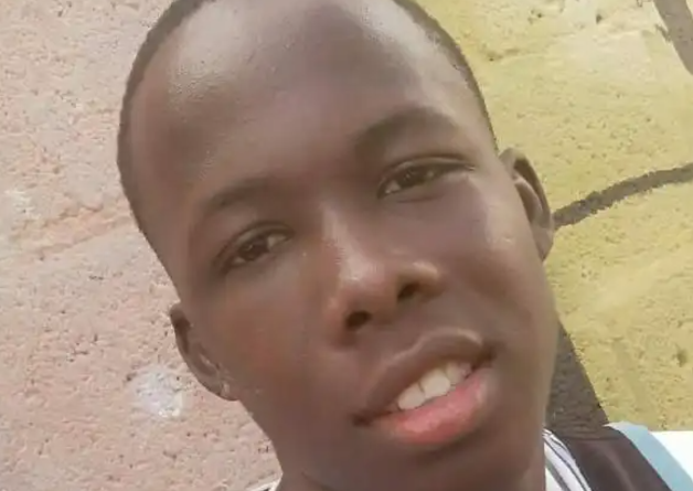 SE LAMBEN A Jhonathan Vil Silverán “DEIBY”