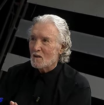 LE CANTAN A Zacarías Ferreira