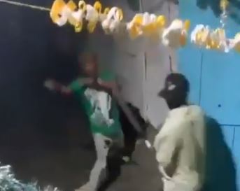 CUATRO EN UN CALLEJON