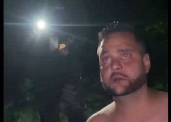 UNA RUBIA LE PIDIÓ UNA BOLA