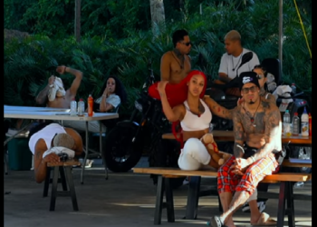 TODOS FUERA DE LA CASA