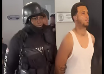 DEPORTADO A SU PROPIA MADRE