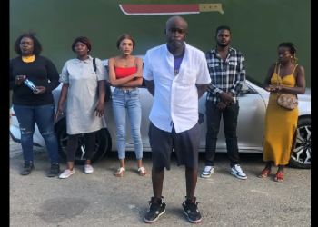 OTRO GRUPO DE MOLENOS INVADIENDO