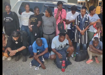 OTRO GRUPO DE HAITIAN0S