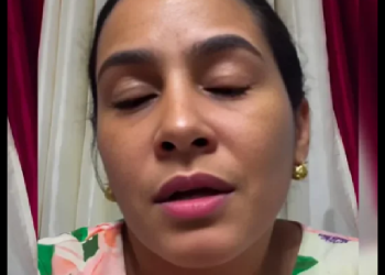 LA AGARRAR0N EN SU PROPIA CASA